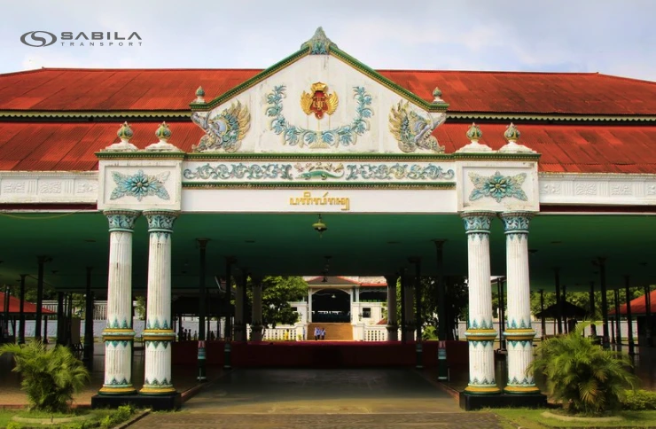Gambar wisata sejarah keraton yogyakarta dalam pembahasan keindahan arsitektur dan budaya dalam wisata sejarah keraton yogyakarta